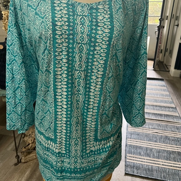 Three-quarter length blouse - Picture 1 of 3